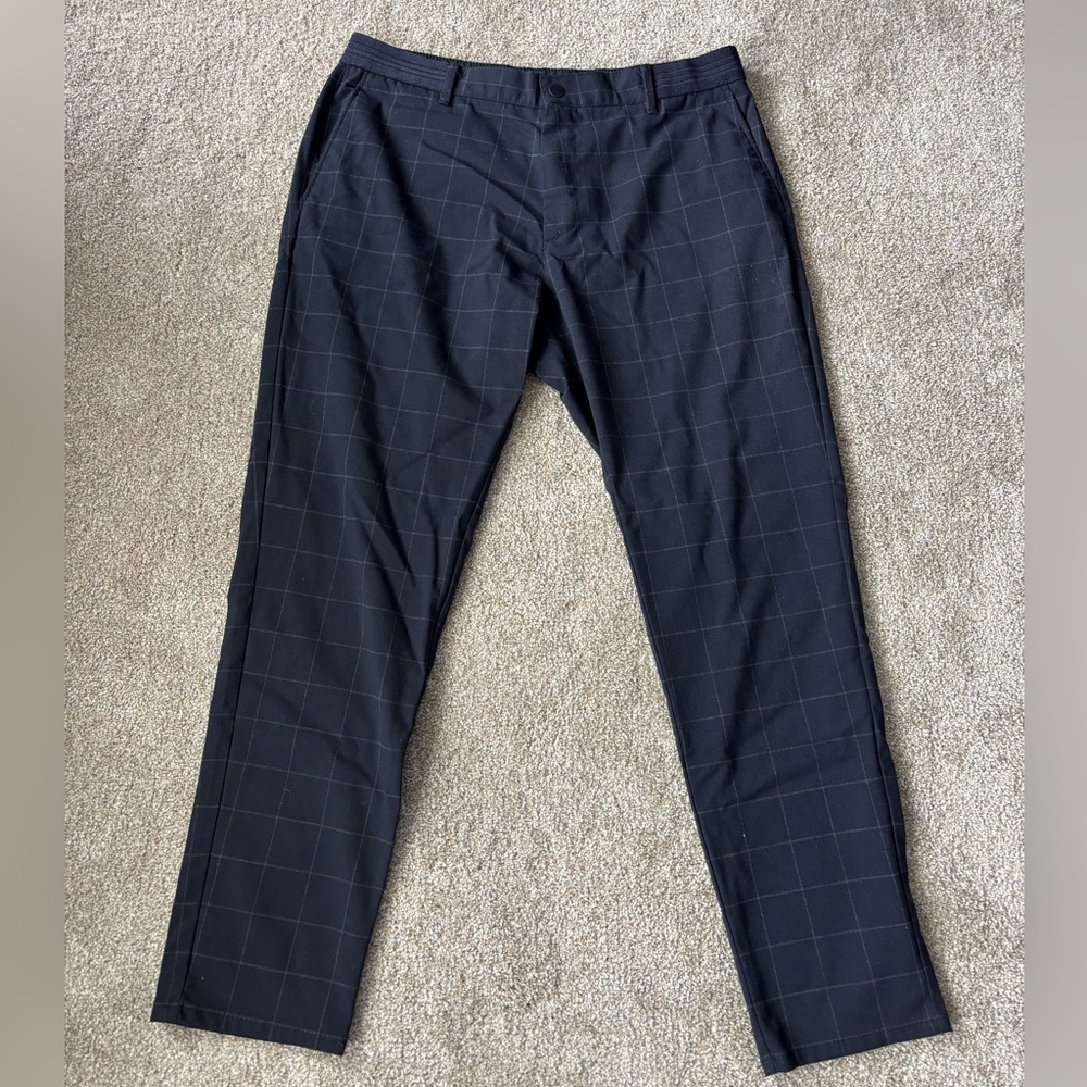 Zara Men's Black Pants with Subtle White Windowpane